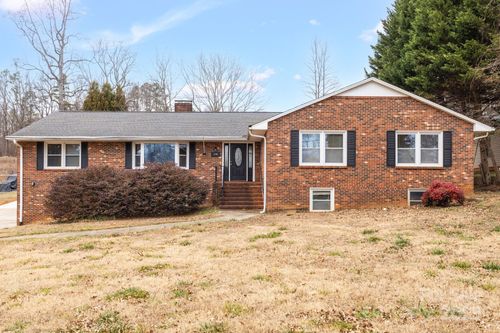 1175 Whispering Pines Dr, Kernersville, NC, 27284-7237 | Card Image