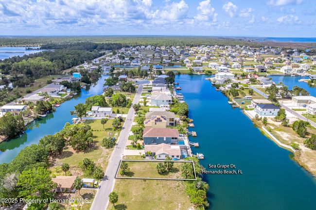 Lake Preserve to the East and Gulf of Mexico to the West | Image 9