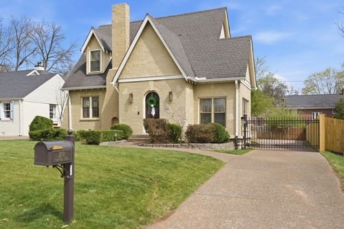 208 Cherokee Rd, Nashville, TN, 37205-1818 | Card Image