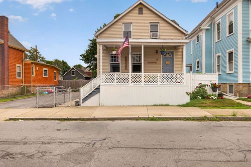 98 Parker St, New Bedford, MA, 02740-4564 | Card Image