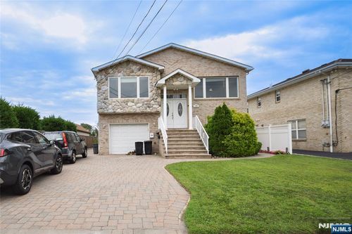 104 Franklin St, Elmwood Park, NJ, 07407-2736 | Card Image