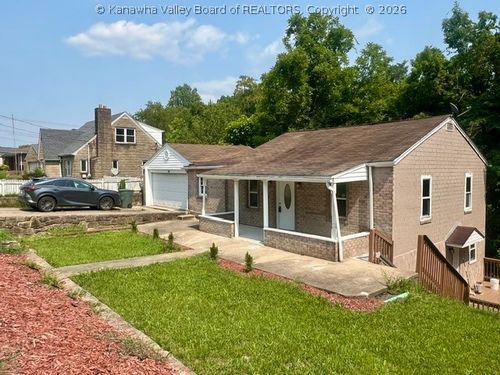 916 Lincoln Dr, South Charleston, WV, 25309-2302 | Card Image