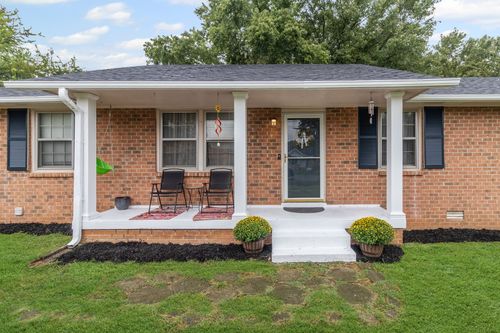 105 Pleasant Dr, Smyrna, TN, 37167-2844 | Card Image