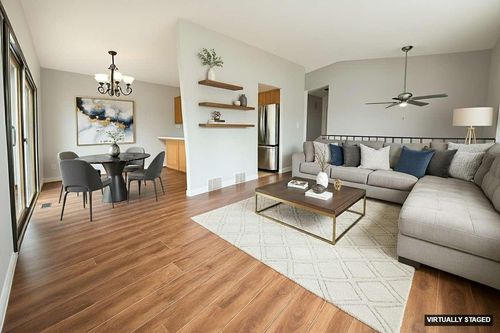 870 Sherwood Rd, Shoreview, MN, 55126-9111 | Card Image