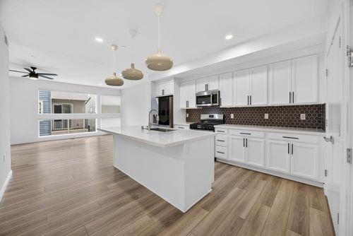 101-2431 Cleat Ln, Sacramento, CA, 95818-2954 | Card Image