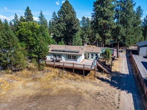 19539 River Woods Dr, Bend, OR, 97702-8900 | Card Image