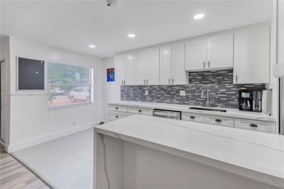 814/812 Sw Thirteenth St., Home with 0 bedrooms, 0 bathrooms and 4 parking in Fort Lauderdale FL | Image 3