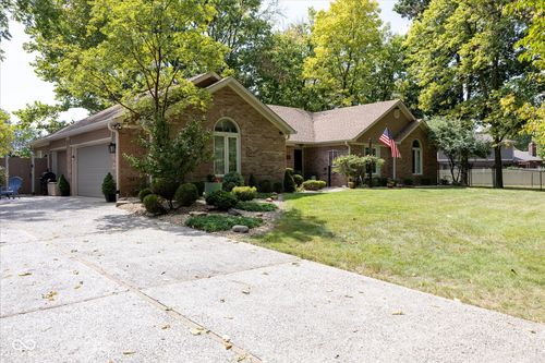 10445 Wilson Rd, Brownsburg, IN, 46112-8648 | Card Image