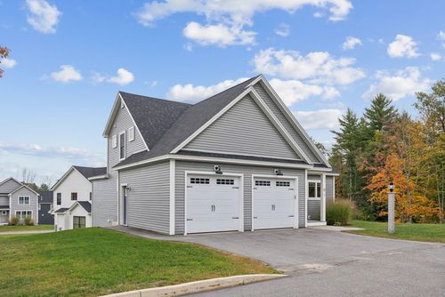 49-12 Waxwing Ln, Falmouth, ME, 04105-2163 | Card Image