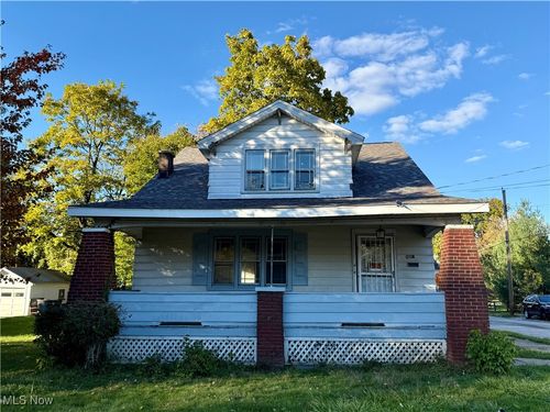 802 W Laclede Ave, Youngstown, OH, 44511-1456 | Card Image