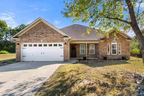 125 Monrovia Cove Ln, Madison, AL, 35757-8114 | Card Image