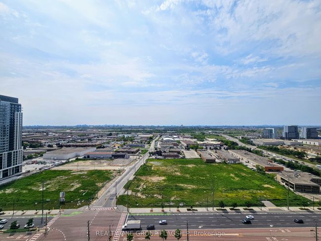 2008 - 2920 Highway 7, Condo with 2 bedrooms, 1 bathrooms and null parking in Vaughan ON | Image 10