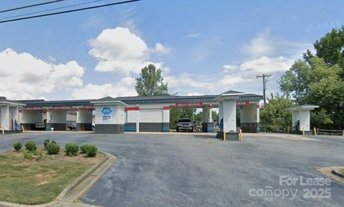 1922 16th St Ne, Hickory, NC, 28601-2129 | Card Image