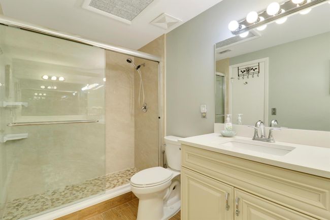 APT-7C - 1801 Us Highway 1, Condo with 2 bedrooms, 2 bathrooms and null parking in Jupiter FL | Image 26