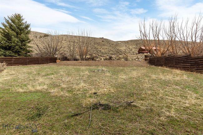 4 Solar Mountain Rd, House other with 3 bedrooms, 2 bathrooms and null parking in Gardiner MT | Image 51