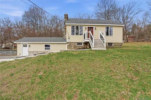 28 Branch St, Monroe, NY, 10950-1038 | Card Image