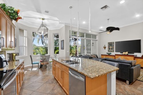 9842 Via Elegante, Wellington, FL, 33411-6557 | Card Image
