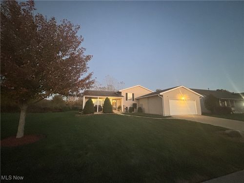 704 Black Bear Run, Lagrange, OH, 44050-8800 | Card Image