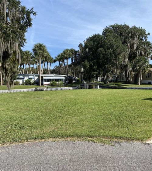 29 Club House Dr, Eustis, FL, 32726-7408 | Card Image
