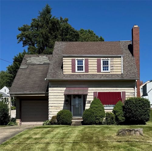 749 Pershing St, Ellwood City, PA, 16117-1470 | Card Image