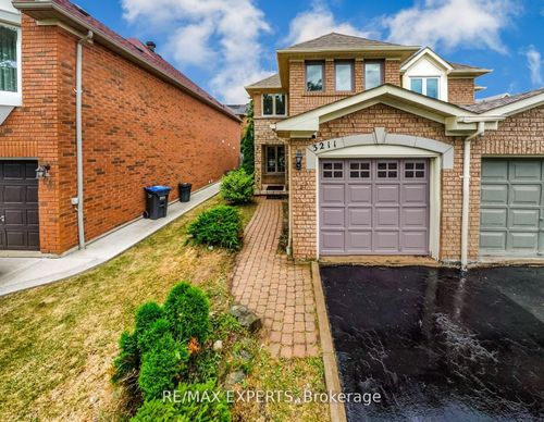 3211 Coralbean Pl, Mississauga, ON, L5N7C9 | Card Image