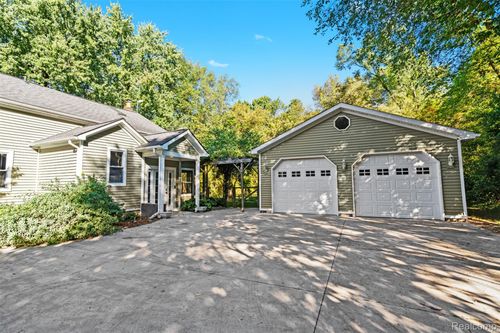 9669 Hadley Rd, Clarkston, MI, 48348-1905 | Card Image