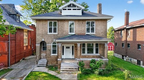 4 Lewis Pl, Saint Louis, MO, 63113-2402 | Card Image