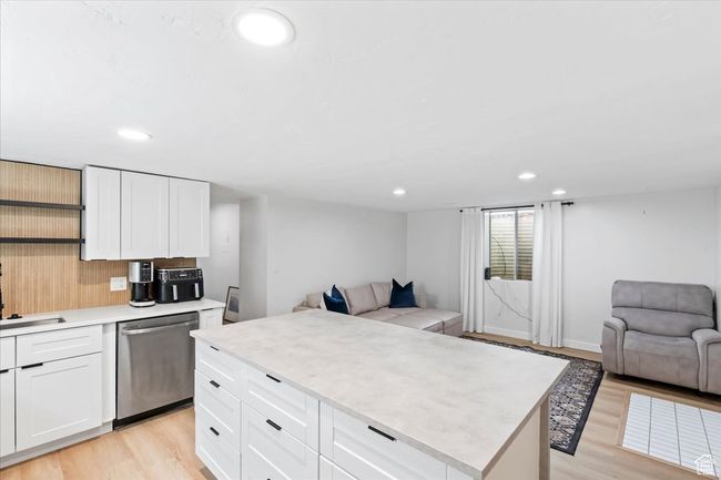 1870 E 3900 S, House other with 4 bedrooms, 3 bathrooms and 2 parking in Holladay UT | Image 27