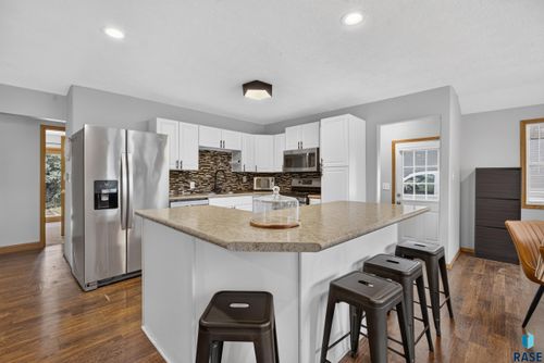 3108 E 19th St Street, Sioux Falls, SD, 57103 | Card Image
