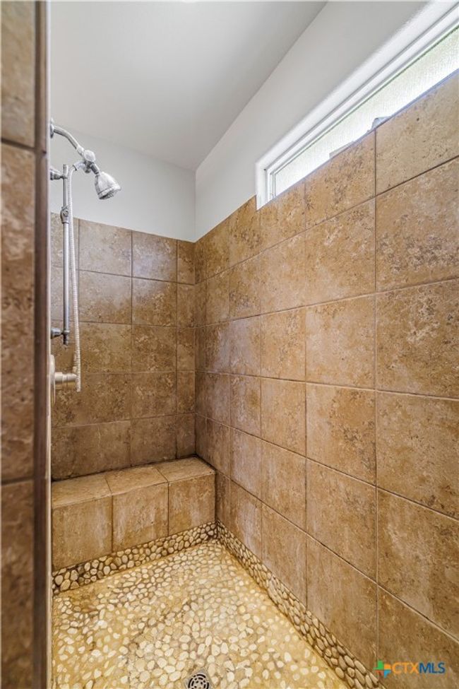 120 Blue Rock Ct, House other with 4 bedrooms, 3 bathrooms and null parking in Victoria TX | Image 20