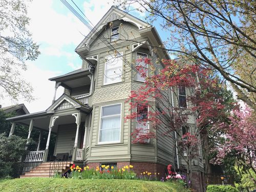35 Ne 22nd Ave, Portland, OR, 97232-3175 | Card Image