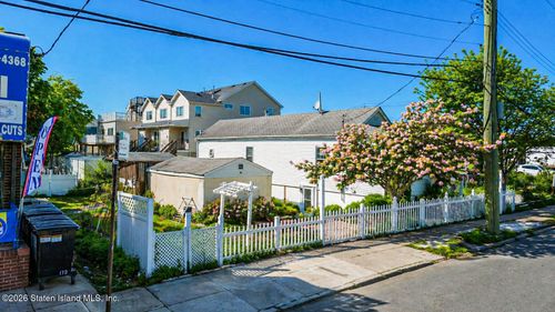 637 Oceanside Avenue, Staten Island, NY, 10305 | Card Image