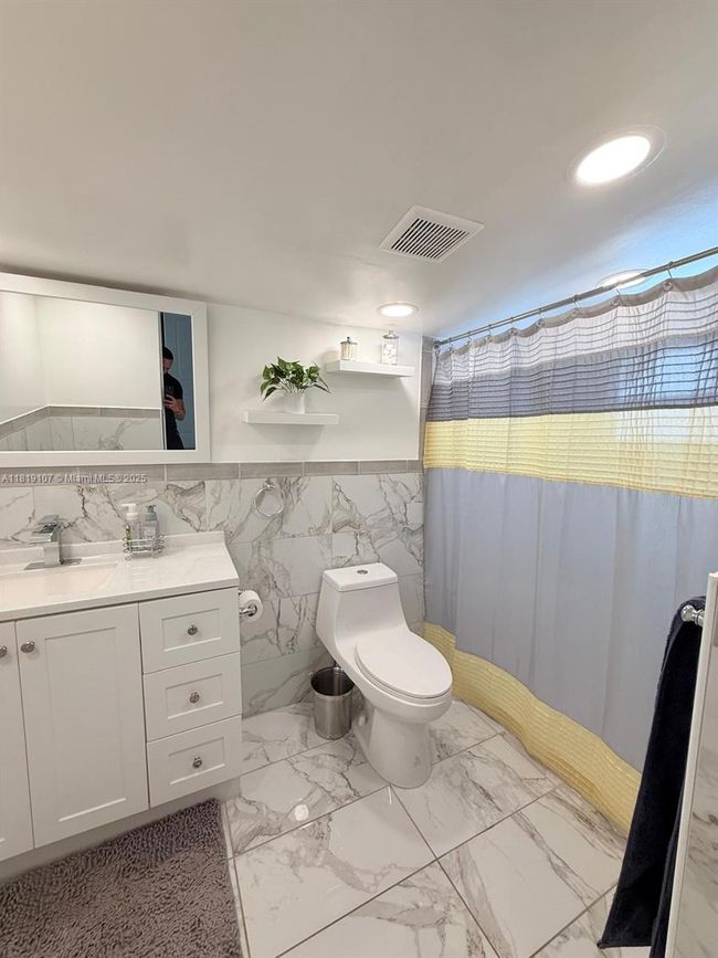 REAR - 7643 Miramar Pkwy, House other with 1 bedrooms, 1 bathrooms and null parking in Miramar FL | Image 6