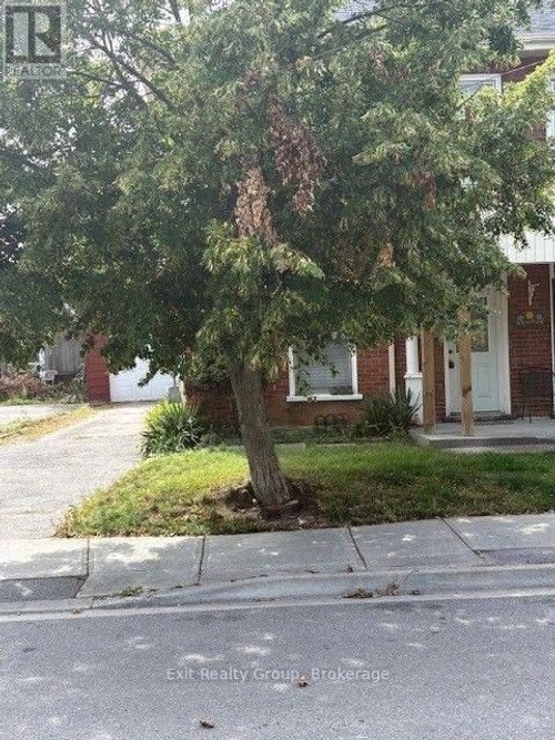 92 Cedar St, Belleville, ON, K8P3M4 | Card Image