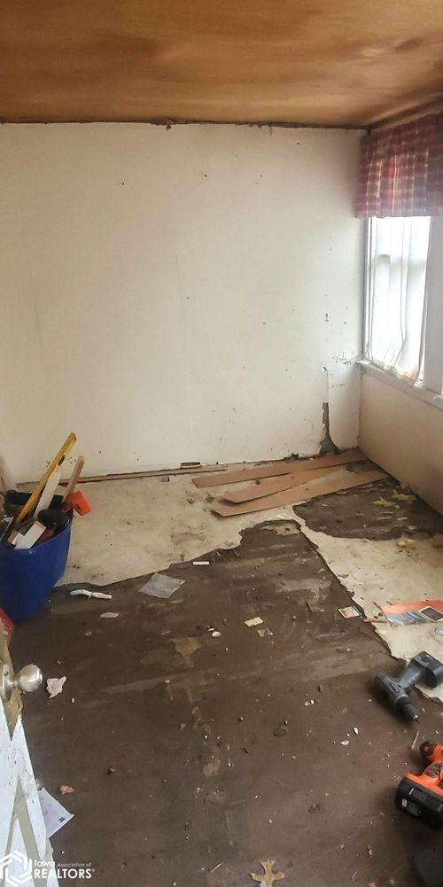 702 N Cherry St, Creston, IA, 50801-1614 | Card Image