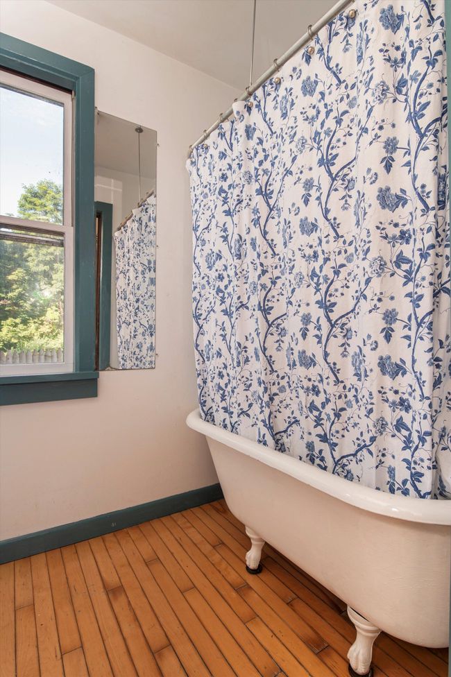 20 - 18-20 Bellows Falls Rd, House other with 5 bedrooms, 3 bathrooms and null parking in Putney VT | Image 27