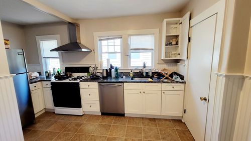 1-158 W Adams, Somerville, MA, 02144 | Card Image