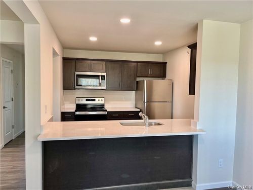 814-206 Golf Links Rd, Middletown, NY, 10940-2681 | Card Image
