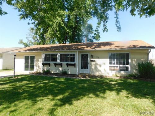 96 Briarhaven Dr, Granite City, IL, 62040-2177 | Card Image