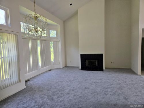 4798 Walnut Creek Dr, West Bloomfield, MI, 48322-3407 | Card Image