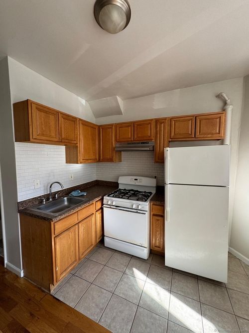 14-1873 Stratford Ave, Bridgeport, CT, 06607-1523 | Card Image
