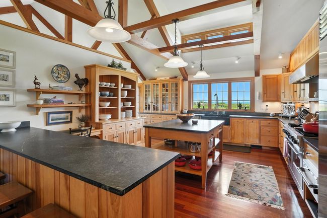 18 Spruce Gate Rd, House other with 5 bedrooms, 4 bathrooms and null parking in Chilmark MA | Image 9