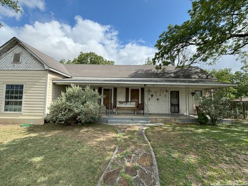 409 May St, Sabinal, TX, 78881 | Card Image