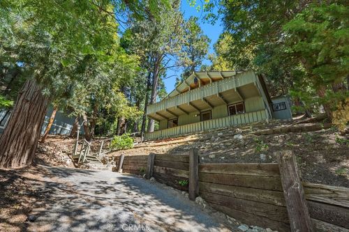 997 Berne Dr, Crestline, CA, 92325-9670 | Card Image