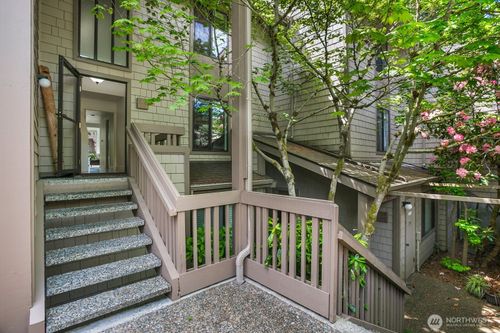 g204-13730 15th Ave Ne, Seattle, WA, 98125-8415 | Card Image