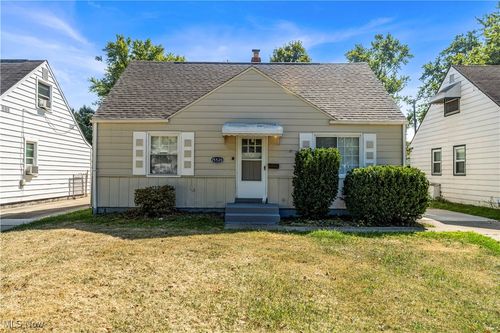 25520 Briardale Ave, Euclid, OH, 44132-2258 | Card Image