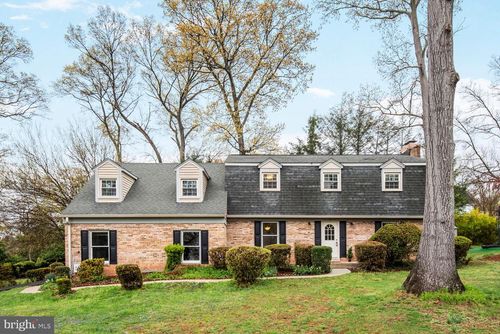 2 Rolling Knoll Ct, GAITHERSBURG, MD, 20877-3505 | Card Image