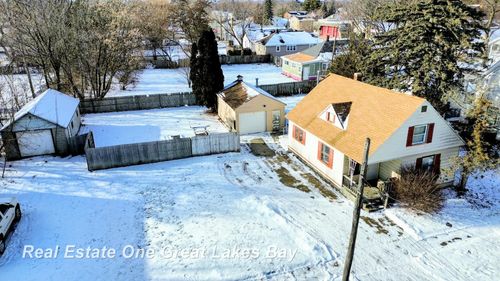 2027 N Charles St, Saginaw, MI, 48602-4855 | Card Image