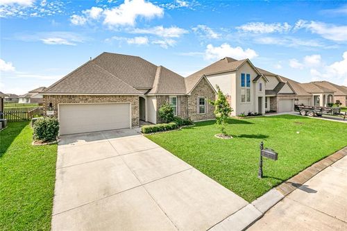 728 Lakeshore Village Dr, Slidell, LA, 70461-6600 | Card Image
