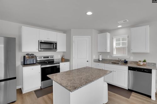1070 Crescent Moon Loop, Hopkins, SC, 29061-9813 | Card Image